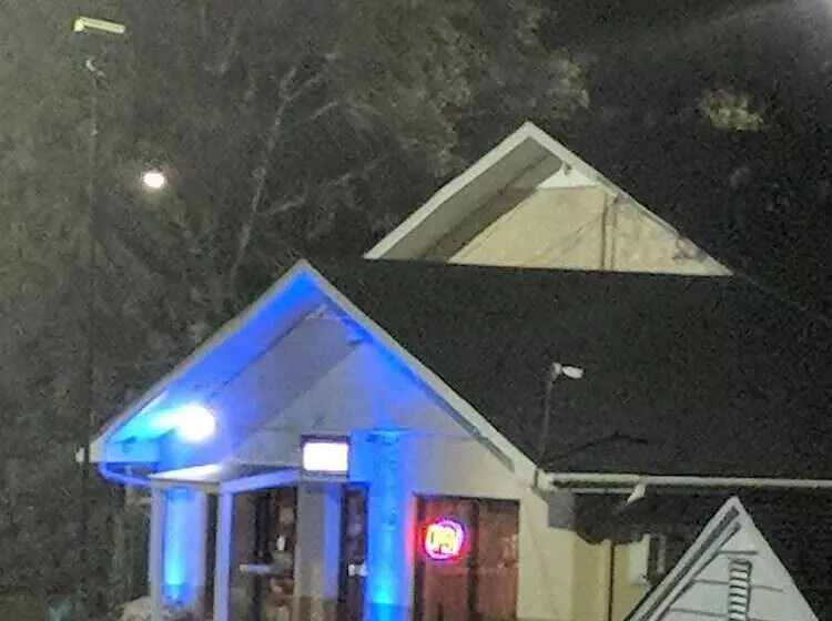 מוטל Loyalty Inn Rockingham