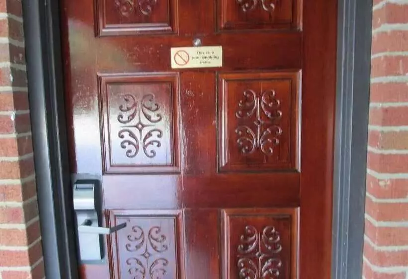 מוטל Loyalty Inn Rockingham