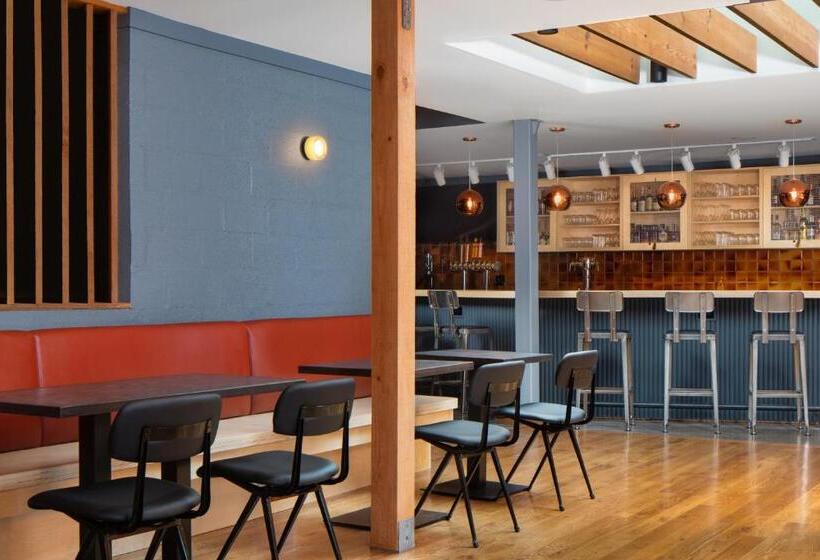 Motel Rhode S Motor Lodge