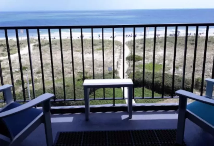 مُتل Surf Suites