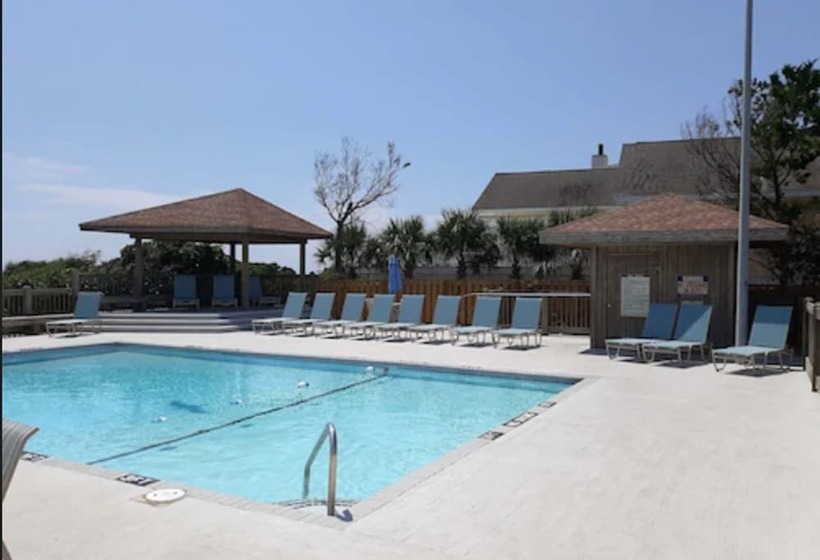 فندق على الطريق Surf Suites