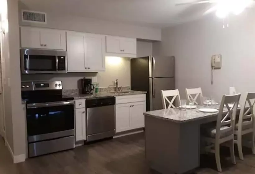 مُتل Surf Suites