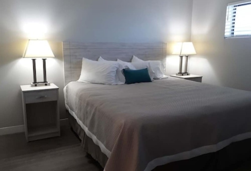 فندق على الطريق Surf Suites