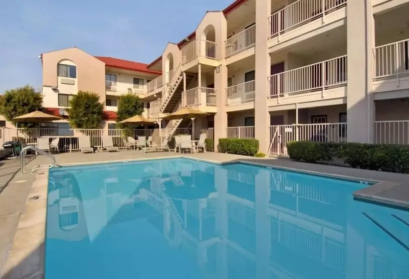 호텔 California Inn And Suites, Rancho Cordova