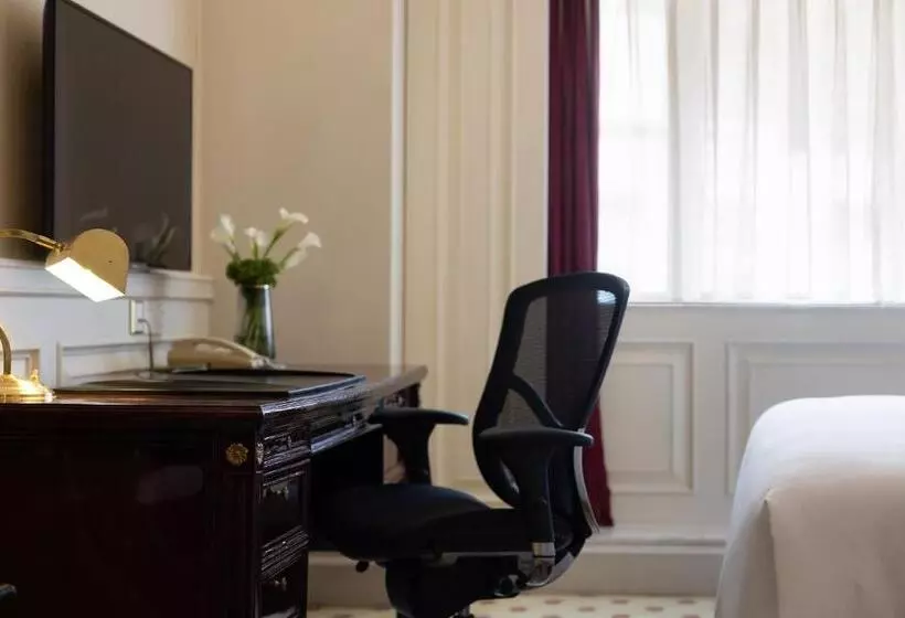 Crowne Plaza Hotel & Suites Landmark Shenzhen, An Ihg Hotel Nearby Luohu Border, Indoor Heated Swi