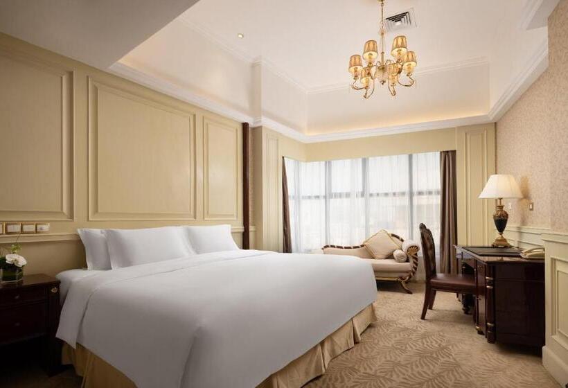 Crowne Plaza Hotel & Suites Landmark Shenzhen, An Ihg Hotel Nearby Luohu Border, Indoor Heated Swi