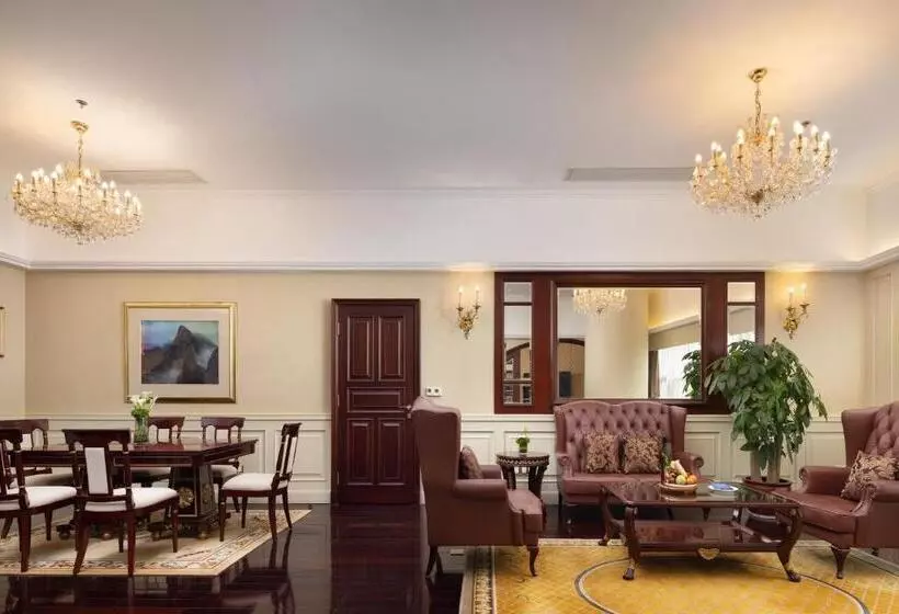 Crowne Plaza Hotel & Suites Landmark Shenzhen, An Ihg Hotel Nearby Luohu Border, Indoor Heated Swi