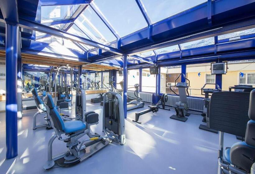 בית מלון כפרי Europa Suites St Moritz