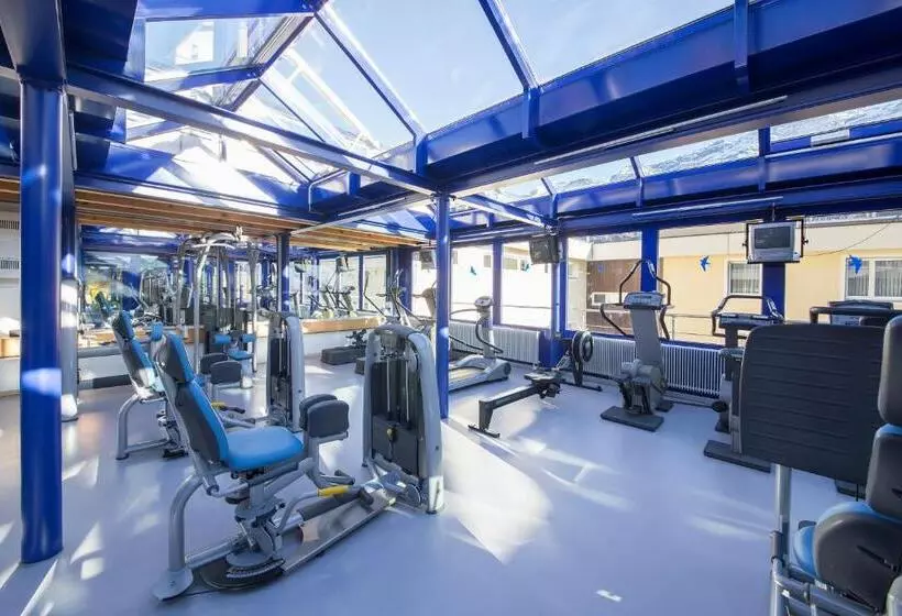 Отель Europa Suites St Moritz