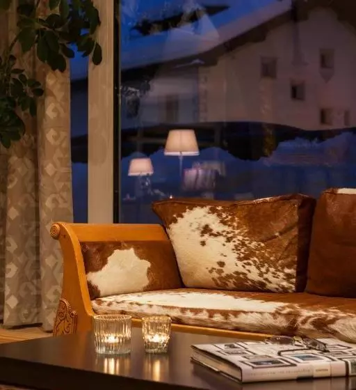 Отель Europa Suites St Moritz