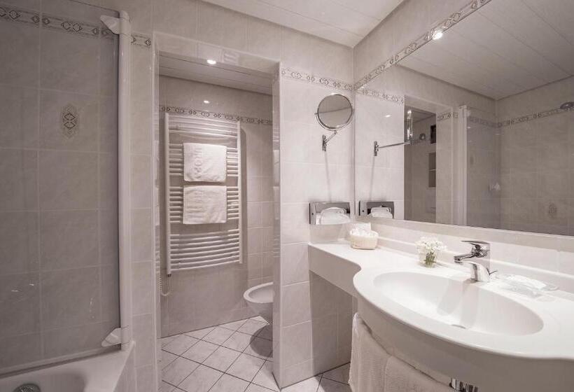 בית מלון כפרי Europa Suites St Moritz