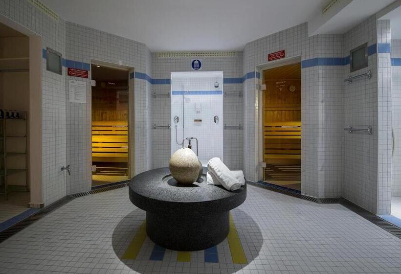 בית מלון כפרי Europa Suites St Moritz