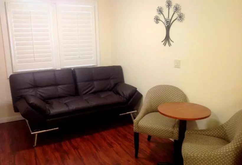 酒店 Fairbridge Inn & Suites Gateway To Yosemite