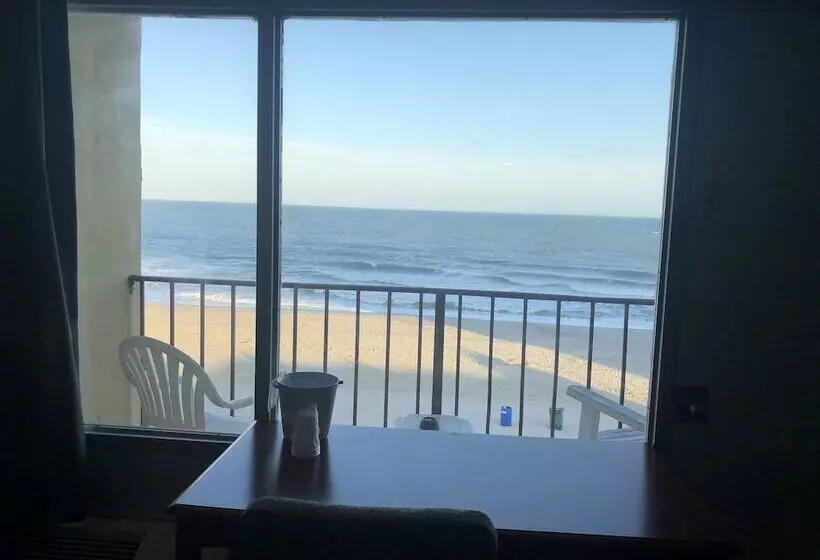 בית מלון כפרי Gazebo Inn Oceanfront