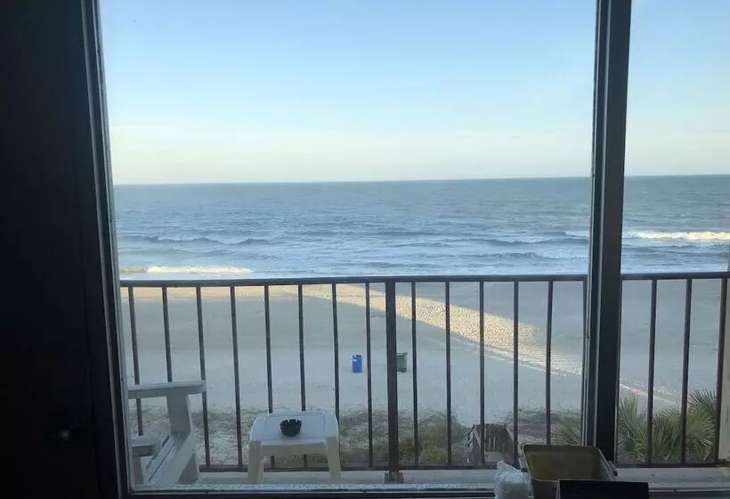 בית מלון כפרי Gazebo Inn Oceanfront