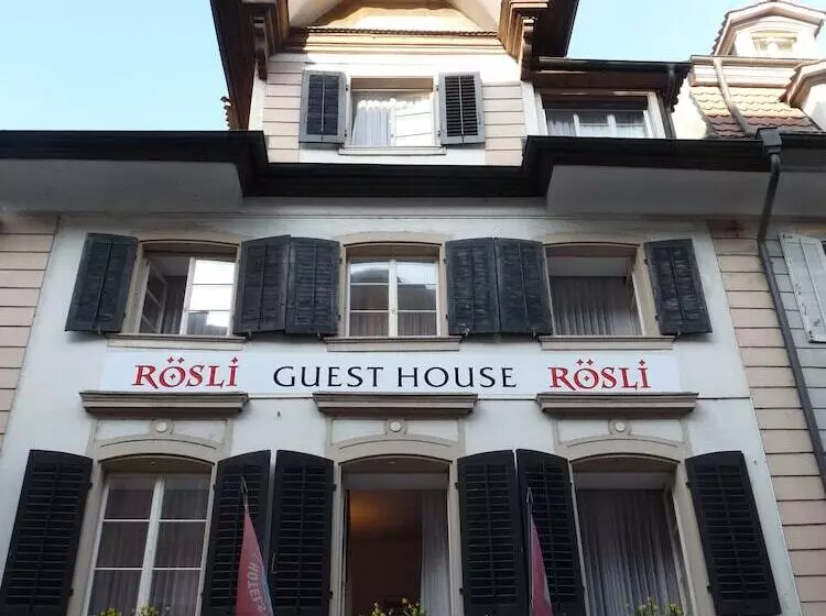 호텔 Roesli Guest House