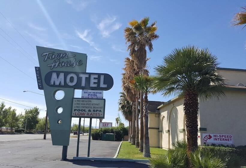 Town House Motel