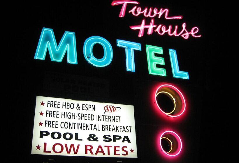 Town House Motel