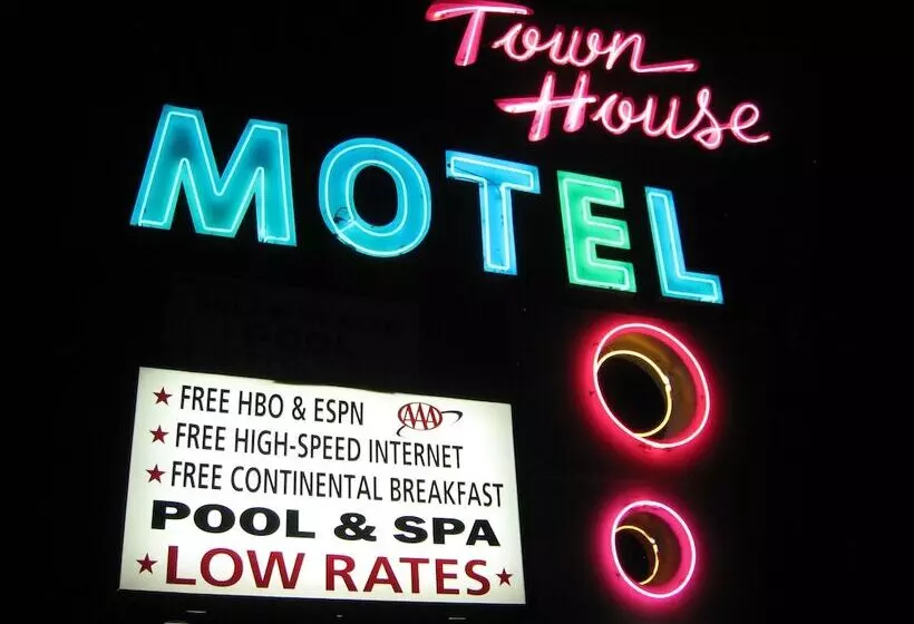 Town House Motel
