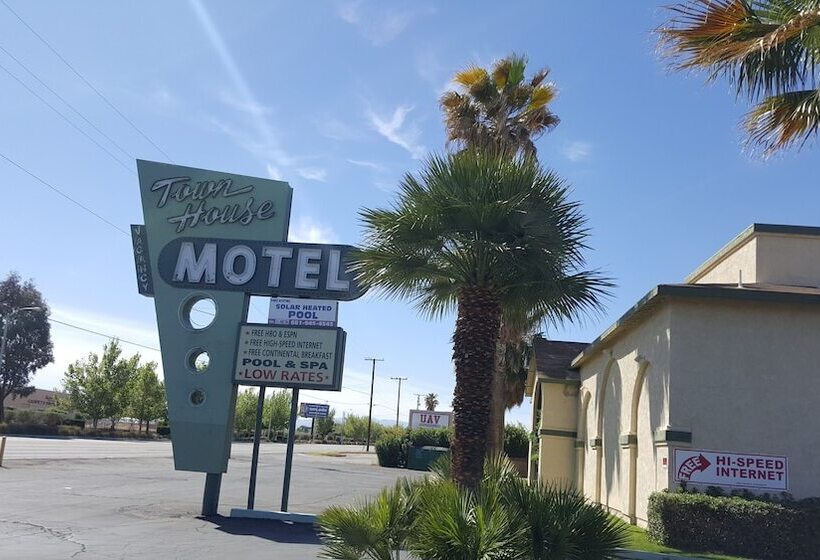 Town House Motel