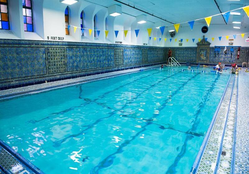 여관 West Side Ymca