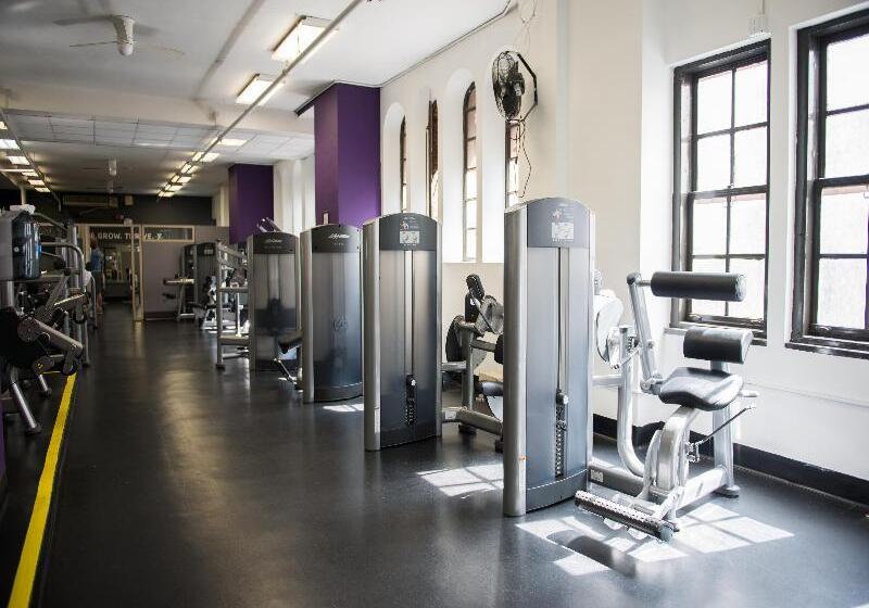 여관 West Side Ymca