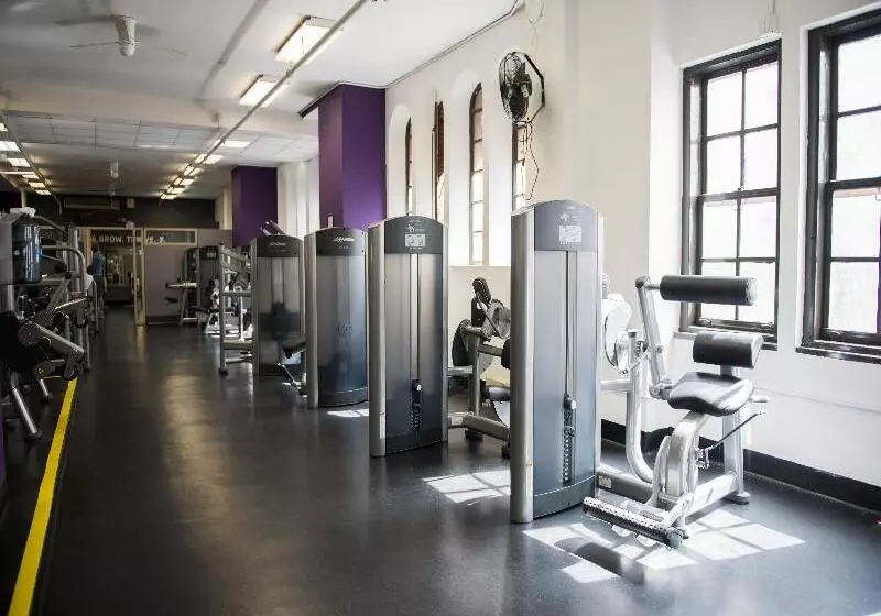 客栈 West Side Ymca