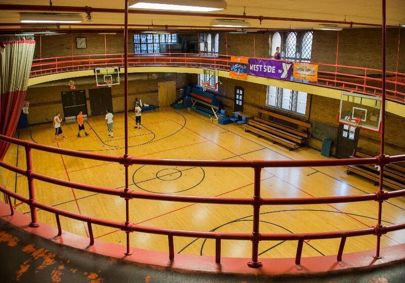 여관 West Side Ymca