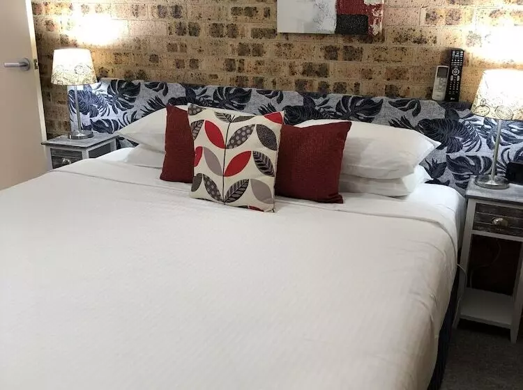 فندق Avaleen Lodge Motor Inn