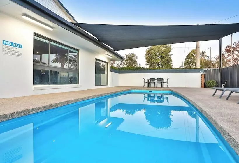 בית מלון כפרי Boulevard Motor Inn