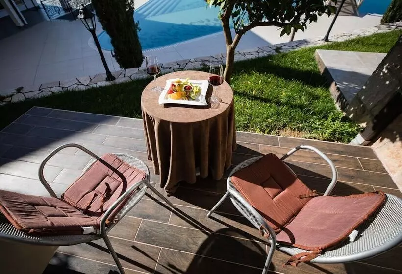 فندق Chateau Linza Resort