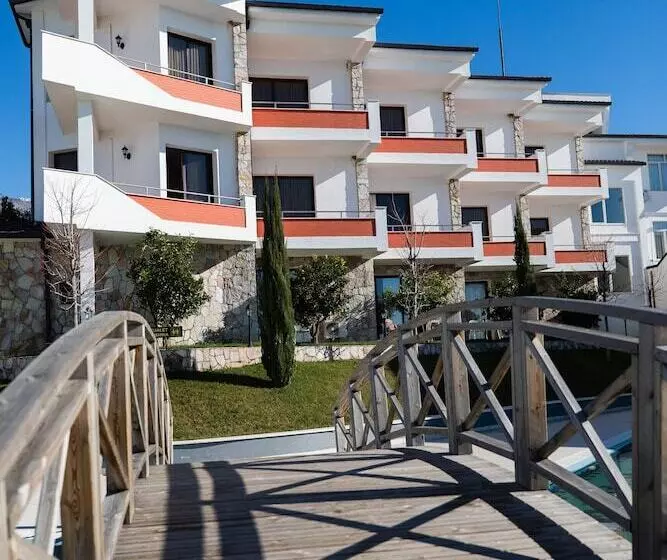 فندق Chateau Linza Resort