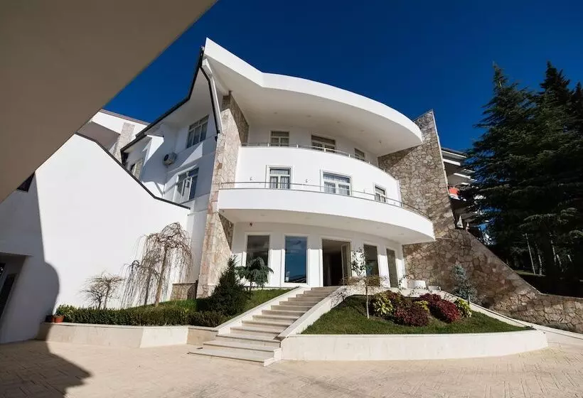 فندق Chateau Linza Resort