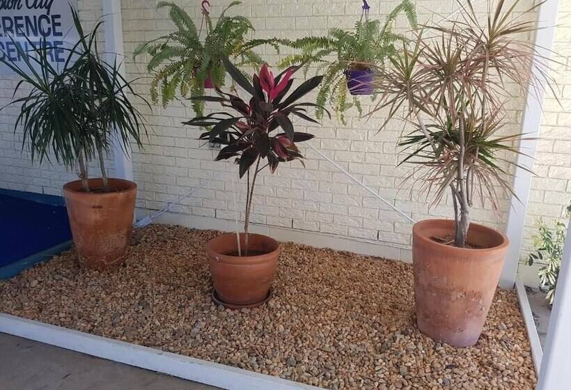 Y Motels Rockhampton