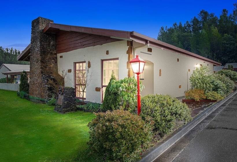 בית מלון כפרי Gold Rush Inn