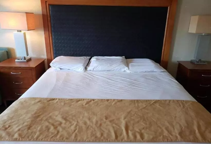 Отель Knights Inn Kissimmee