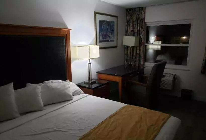 Отель Knights Inn Kissimmee