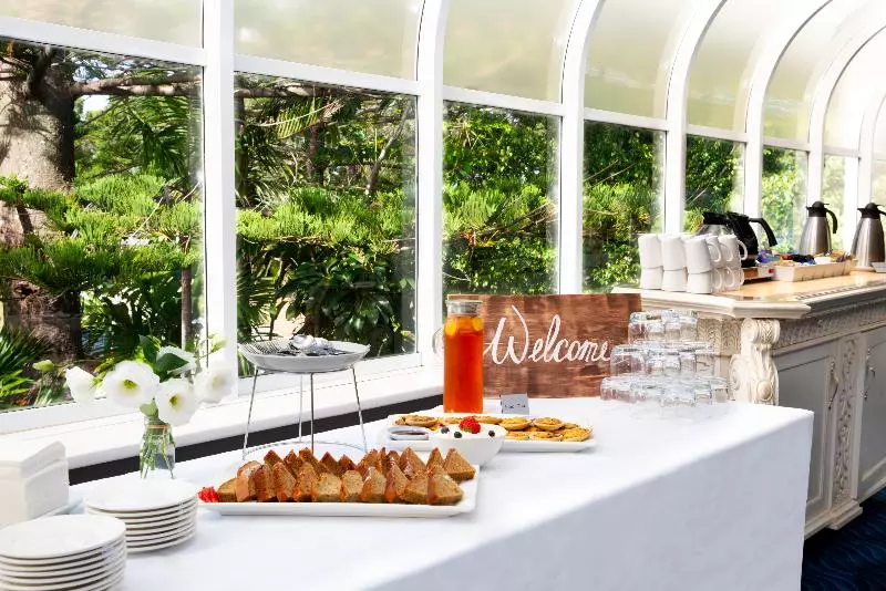 Mirage Hotel Newport