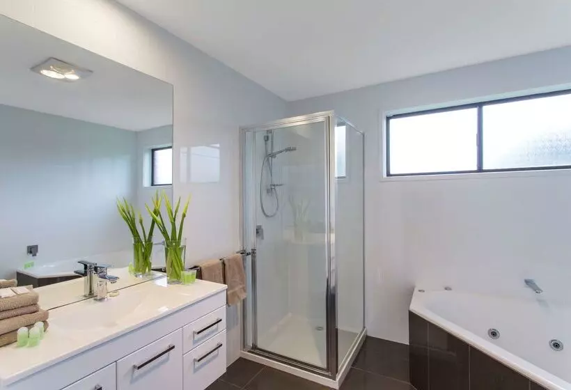 Best Western Colonial Village Motel