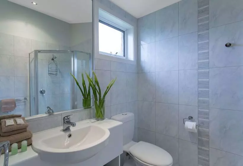 Best Western Colonial Village Motel