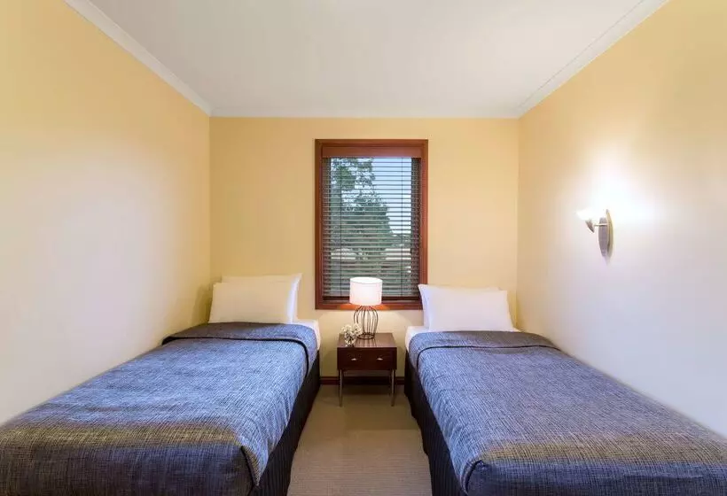 Best Western Colonial Village Motel