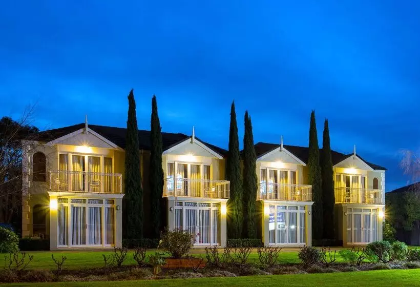 Best Western Colonial Village Motel