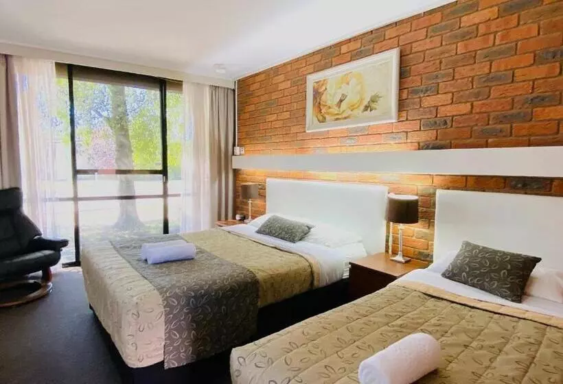 Connells Motel & Serviced Apartments