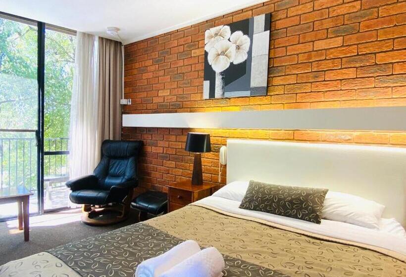 Connells Motel & Serviced Apartments