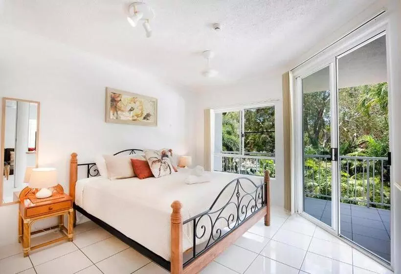 Golden Sands Beachfront Resort