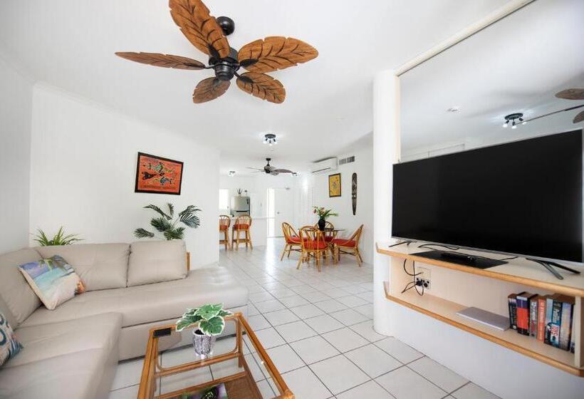 Golden Sands Beachfront Resort