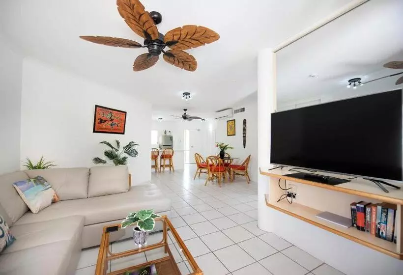 Golden Sands Beachfront Resort