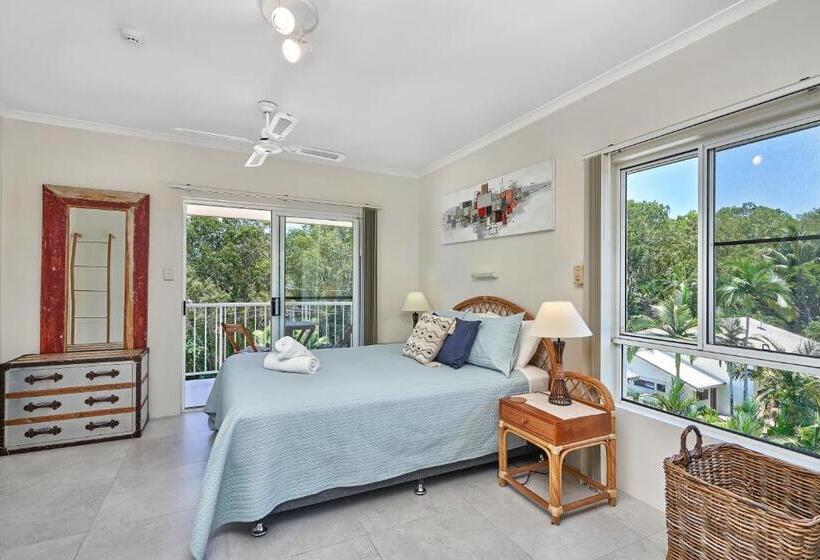 Golden Sands Beachfront Resort