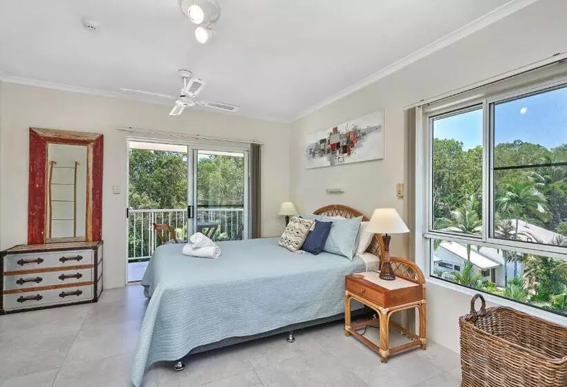 Golden Sands Beachfront Resort