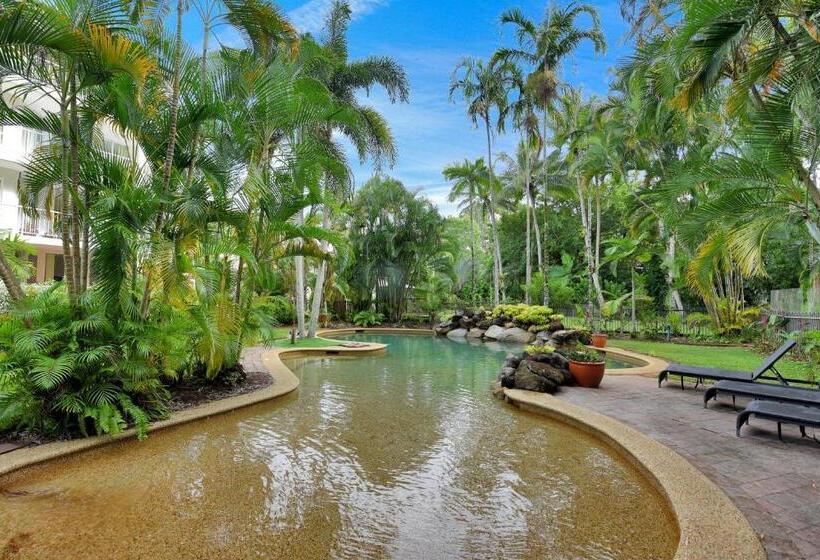 Golden Sands Beachfront Resort